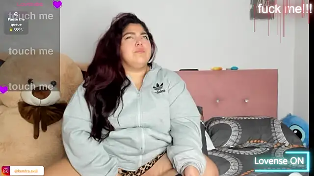 Snapshot of kendra_lil_evill chatting on September 28, 11:15 am kendra lil evill online show from September 28, 11:15 am