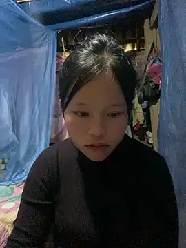 Snapshot of O_o_UwU_o_O chatting on November 5, 7:30 am O o UwU o O online show from November 5, 7:30 am