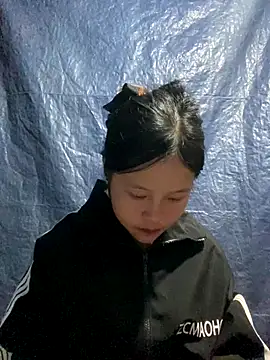 Snapshot of O_o_UwU_o_O chatting on November 14, 2:10 am O o UwU o O online show from November 14, 2:10 am