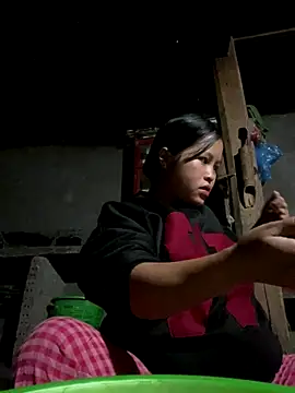 Snapshot of O_o_UwU_o_O chatting on November 18, 1:44 am O o UwU o O online show from November 18, 1:44 am