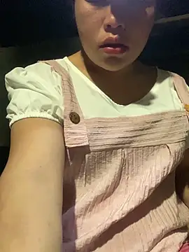 Snapshot of O_o_UwU_o_O chatting on December 15, 1:59 pm O o UwU o O online show from December 15, 1:59 pm