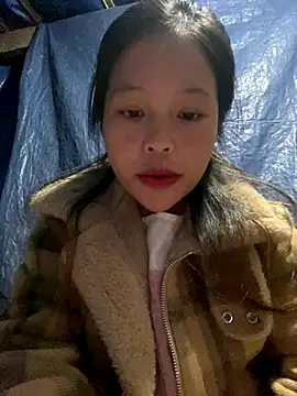 Snapshot of O_o_UwU_o_O chatting on December 17, 2:17 am O o UwU o O online show from December 17, 2:17 am