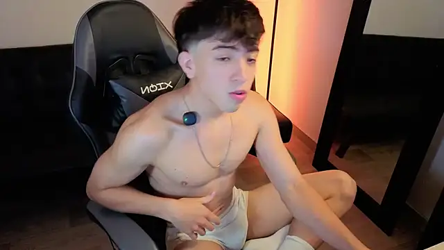 onlinenico online show from March 16, 9:08 pm