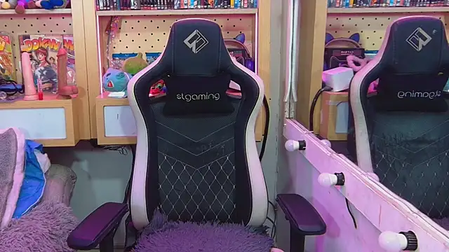 Carrie hall online show from November 3, 12:39 pm