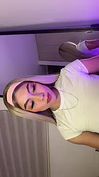 Tessa  Winslow online show from March 20, 4:50 am