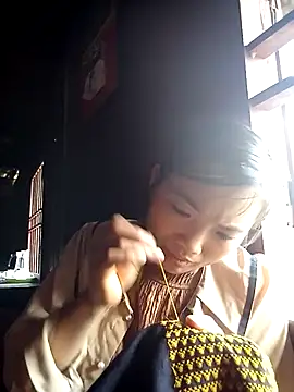 ngan-cute online show from May 16, 9:06 am