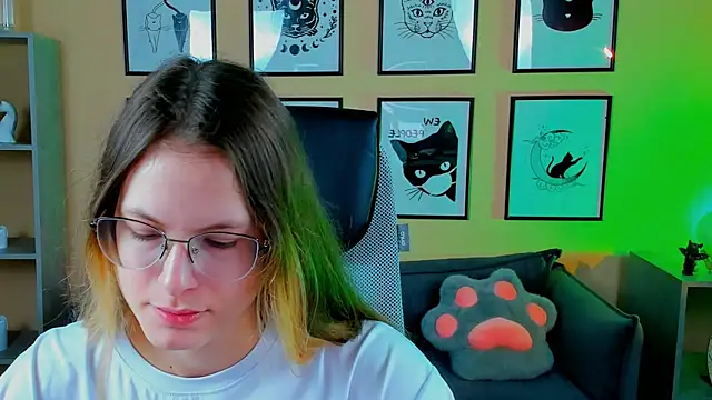 Carrie Rose online show from September 19, 4:14 am