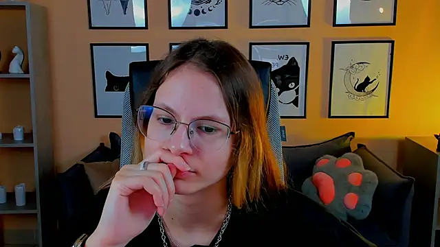 Carrie Rose online show from September 25, 4:05 am