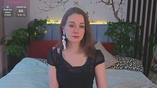 Snapshot of SkyHelen chatting on February 2, 4:33 am SkyHelen online show from February 2, 4:33 am