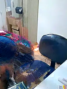 Snapshot of euahotmarii20 chatting on September 19, 4:03 am euahotmarii20 online show from September 19, 4:03 am