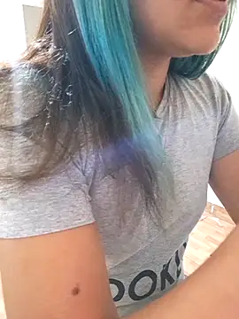 Snapshot of euahotmarii20 chatting on September 23, 9:01 am euahotmarii20 online show from September 23, 9:01 am