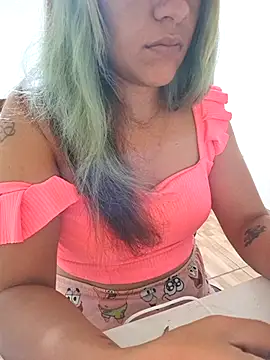 Snapshot of euahotmarii20 chatting on November 1, 3:41 am euahotmarii20 online show from November 1, 3:41 am