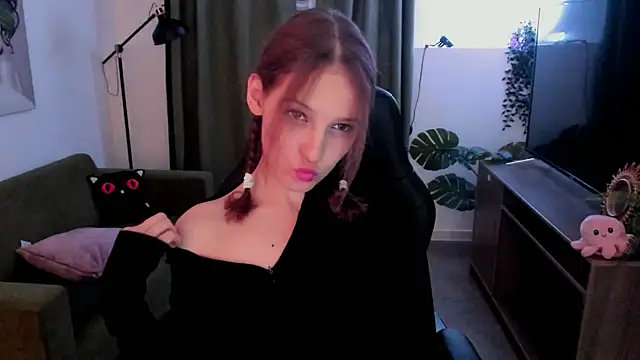 Snapshot of JenniferKiim chatting on October 15, 12:05 pm JenniferKiim online show from October 15, 12:05 pm