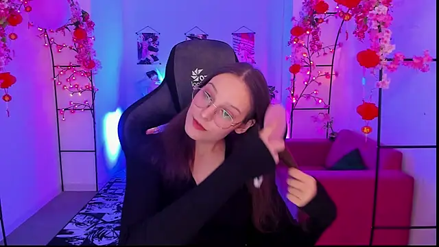 JenniferKiim online show from March 28, 8:25 am