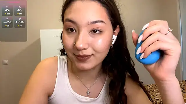 Snapshot of Sakuravice chatting on October 5, 11:08 am Sakuravice online show from October 5, 11:08 am