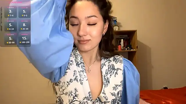 Snapshot of Sakuravice chatting on October 13, 2:06 pm Sakuravice online show from October 13, 2:06 pm