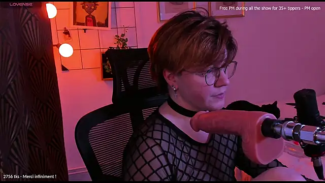 MossPrince online show from November 21, 5:00 pm