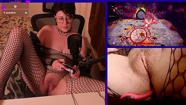 Snapshot of MossPrince chatting on April 18, 7:07 pm MossPrince online show from April 18, 7:07 pm