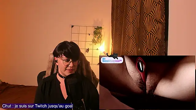 Snapshot of MossPrince chatting on April 30, 7:20 pm MossPrince online show from April 30, 7:20 pm