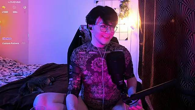 MossPrince online show from May 3, 7:20 pm
