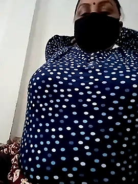 Snapshot of Rakhi_sawant143 chatting on November 25, 2:11 am Rakhi sawant143 online show from November 25, 2:11 am