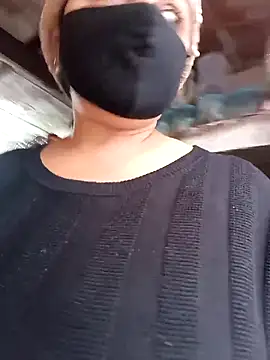 Snapshot of Rakhi_sawant143 chatting on December 18, 2:28 am Rakhi sawant143 online show from December 18, 2:28 am