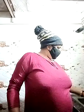 Snapshot of Rakhi_sawant143 chatting on January 7, 2:52 pm Rakhi sawant143 online show from January 7, 2:52 pm