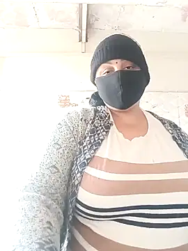 Snapshot of Rakhi_sawant143 chatting on February 5, 3:00 am Rakhi sawant143 online show from February 5, 3:00 am