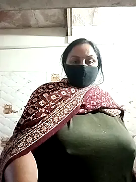 Snapshot of Rakhi_sawant143 chatting on February 15, 1:24 am Rakhi sawant143 online show from February 15, 1:24 am