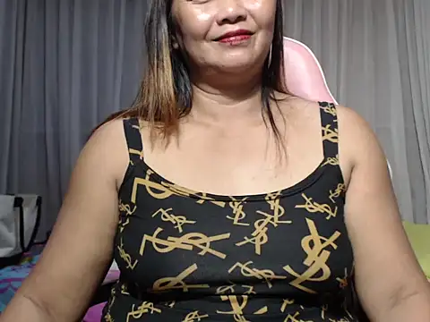 FelisitaG online show from February 22, 8:13 am