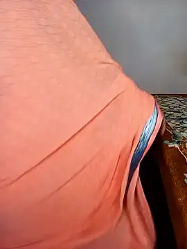 Snapshot of Oh_011 chatting on February 18, 3:52 pm Oh 011 online show from February 18, 3:52 pm