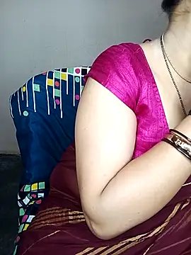 Snapshot of Oh_011 chatting on March 6, 4:47 pm Oh 011 online show from March 6, 4:47 pm