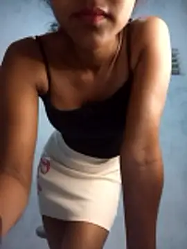 Snapshot of venuki_ihalagamage chatting on March 8, 12:30 am venuki ihalagamage online show from March 8, 12:30 am