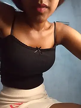 Snapshot of venuki_ihalagamage chatting on March 17, 5:49 pm venuki ihalagamage online show from March 17, 5:49 pm