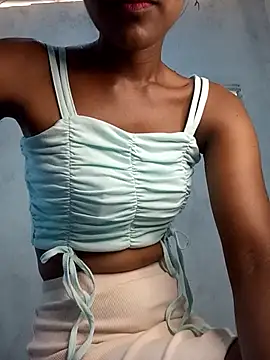 Snapshot of venuki_ihalagamage chatting on March 27, 3:45 am venuki ihalagamage online show from March 27, 3:45 am