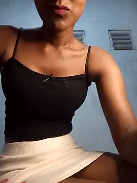 Snapshot of venuki_ihalagamage chatting on March 29, 5:24 pm venuki ihalagamage online show from March 29, 5:24 pm