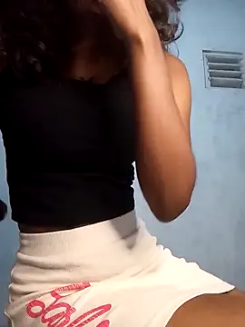 Snapshot of venuki_ihalagamage chatting on April 3, 5:55 pm venuki ihalagamage online show from April 3, 5:55 pm