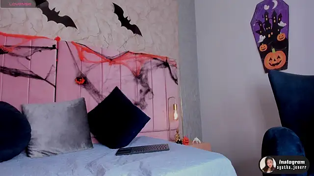 agatha jener online show from October 11, 11:42 am