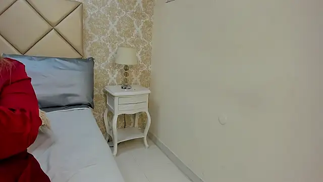 Natashanaughty online show from February 18, 11:55 pm