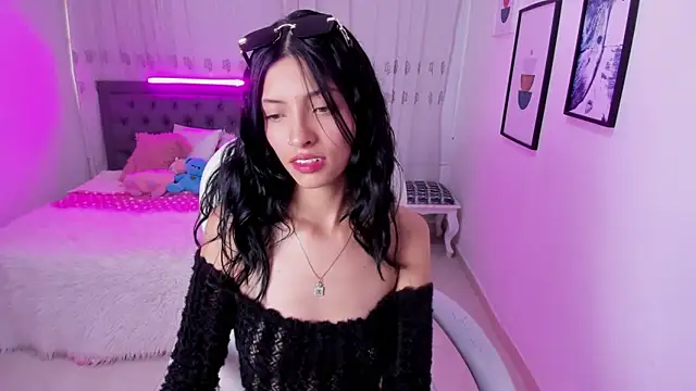 Mia Clay1 online show from November 11, 8:09 pm