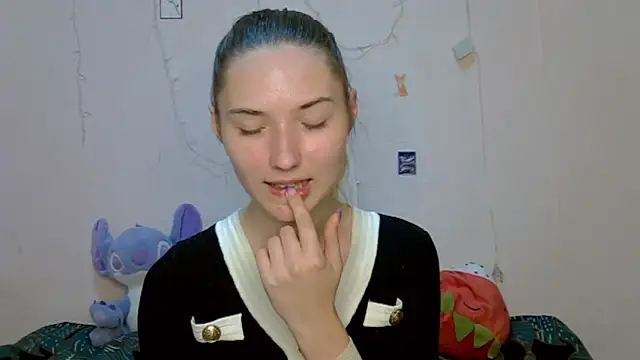  kikiclark   online show from September 15, 8:53 pm