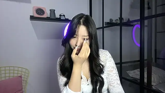 Snapshot of WonderMira chatting on October 5, 2:15 pm WonderMira online show from October 5, 2:15 pm