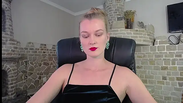 Snapshot of MysticVenus_ chatting on September 22, 11:01 am MysticVenus  online show from September 22, 11:01 am