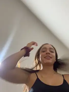 Snapshot of hottiee_melannie chatting on April 1, 1:39 am hottiee melannie online show from April 1, 1:39 am