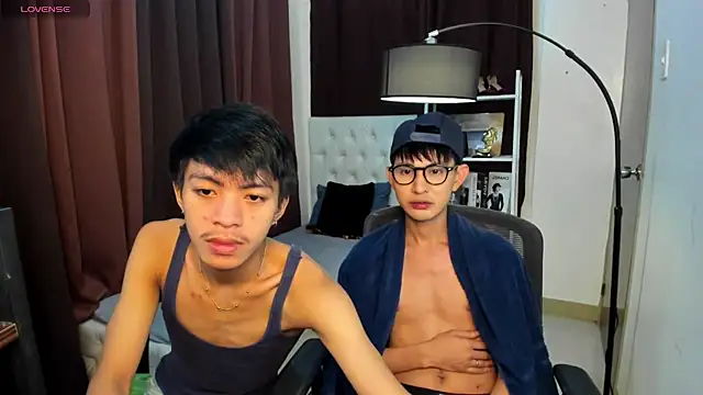 xxxhugecocktwinkxxx online show from October 2, 6:04 pm