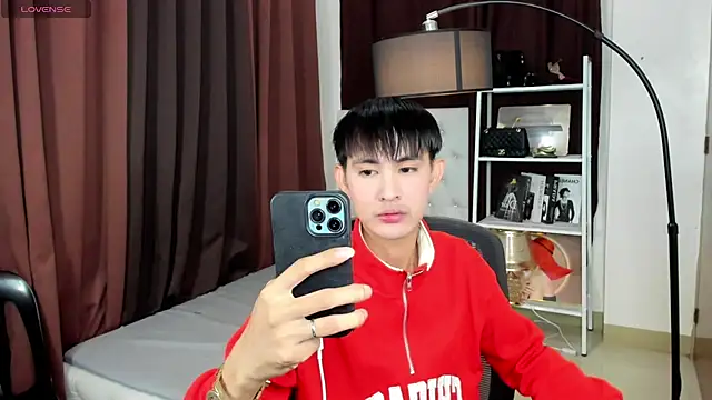 xxxhugecocktwinkxxx online show from October 5, 5:00 pm