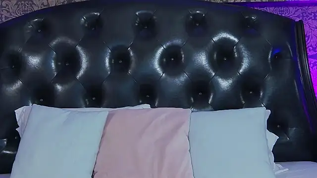 Snapshot of KendraMaxx chatting on March 7, 6:32 am KendraMaxx online show from March 7, 6:32 am