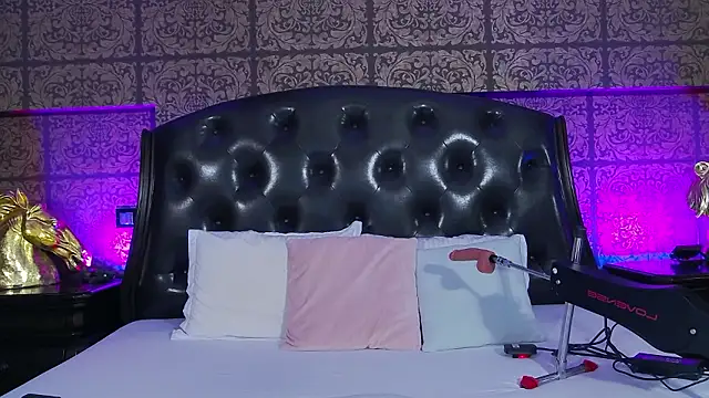 Snapshot of KendraMaxx chatting on March 27, 6:19 am KendraMaxx online show from March 27, 6:19 am