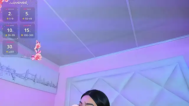 Miaa Smithh   online show from February 16, 11:17 am