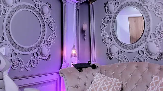 Snapshot of Megan_cute4u chatting on September 26, 12:31 pm Megan cute4u online show from September 26, 12:31 pm